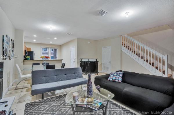 Kendall Commons Townhomes, 17122 SW 95th Ter, The Hammocks, Florida 33196, image 2