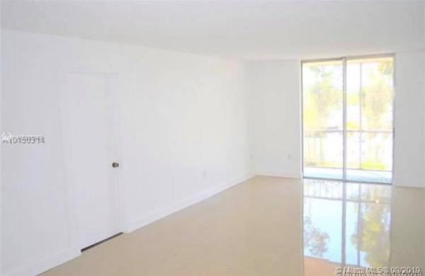 1251 NE 108th St #323, Unincorporated Dade County, Florida 33161, image 2