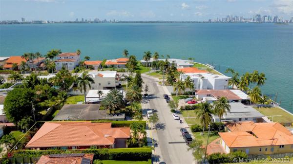Treasure Island, 7517 W Treasure Dr, North Bay Village, Florida 33141, image 2