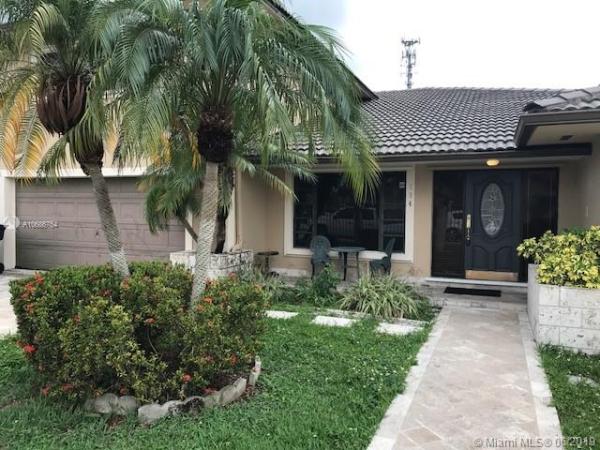 University Park West, 104 NW 136th Pl, Tamiami, Florida 33182, image 2