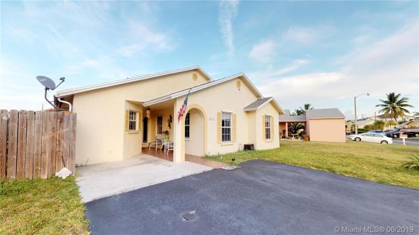 Princetonian By The Park, 24963 SW 128th Ct, Princeton, Florida 33032, image 2
