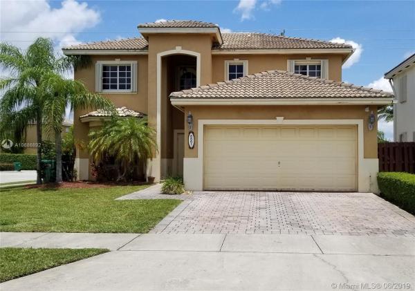 Pelican Bay At Old Cutler Lakes, 8861 SW 208th Ter, Cutler Bay, Florida 33189, image 2