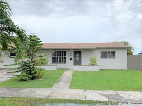 Southern Estates, 2849 Village Green Dr, Tamiami, Florida 33175, image 2