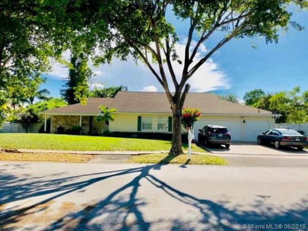 Robin's Run West, 14620 SW 150th Ave, Country Walk, Florida 33196, image 2
