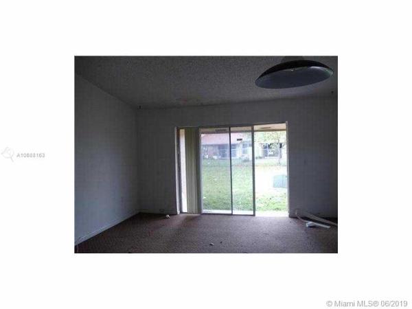 Leslie Estates, 3112 NW 204th Ln #204, Miami Gardens, Florida 33056, image 2