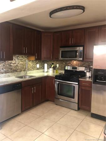 Westwood Lakes Residential, 11525 SW 43rd Ln, Westwood Lakes, Florida 33165, image 2