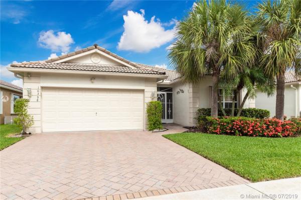 Grove Isle, 10398 Utopia Cir E, Boynton Beach, Florida 33437, image 2