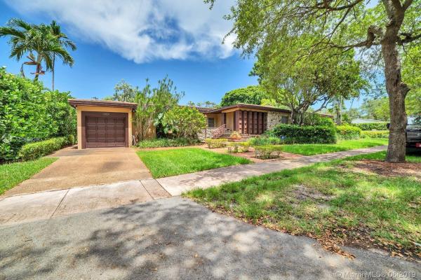 Coral Gables Country Club, 3809 Anderson Rd, Coral Gables, Florida 33134, image 2