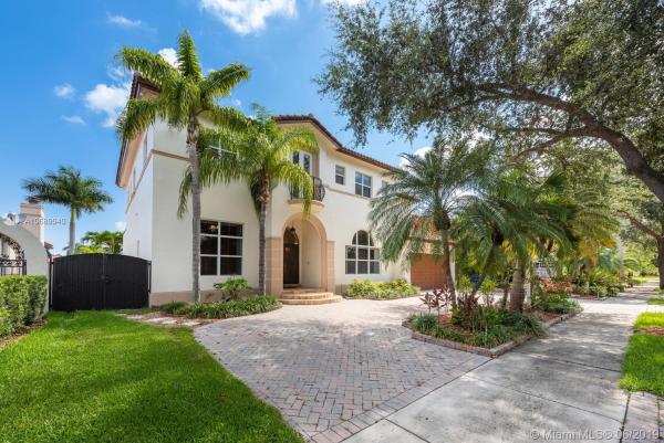 Royal Oaks, 8465 NW 166th Ter, Miami Lakes, Florida 33016, image 2