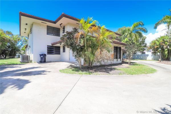 460 NE 144th St, Golden Glades, Florida 33161, image 2