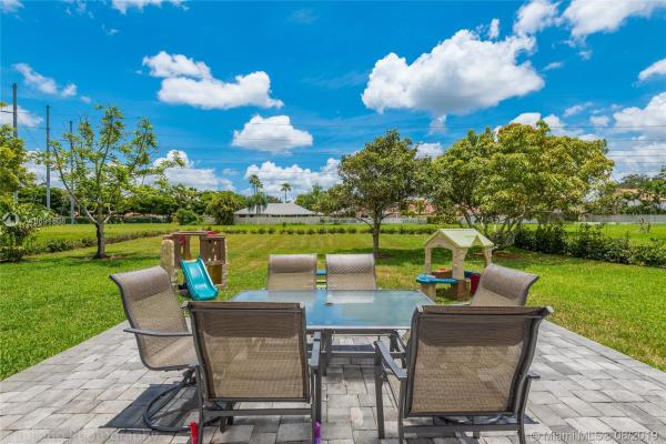 Shenandoah, 850 Greenbriar Ave, Davie, Florida 33325, image 2