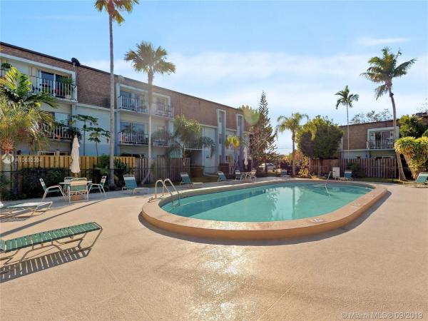 Woodside In Kendall, 9611 SW 77th Ave #206A, Kendall, Florida 33156, image 2