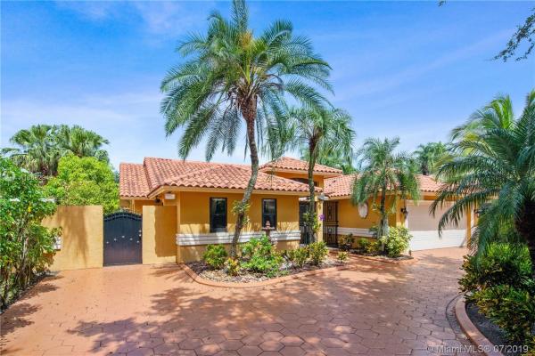 Royal Oaks, 16240 NW 84th Ave, Miami Lakes, Florida 33016, image 2