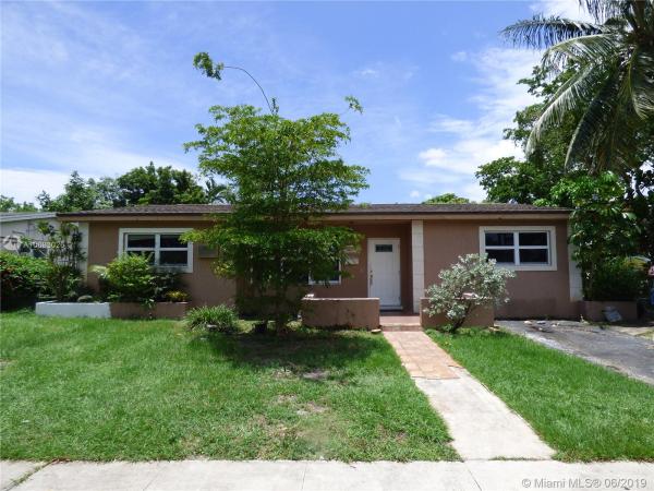 Windward Manor, 1000 NE 180th Ter, North Miami Beach, Florida 33162, image 2