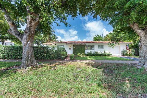 Coconut Grove, 101 Sarto Ave, Coral Gables, Florida 33134, image 2