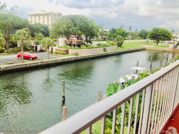 1650 NE 115th St #302, Unincorporated Dade County, Florida 33181, image 2
