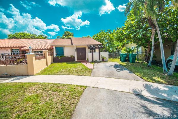 Casa Grande, 70 SW 97th Pl, Fountainebleau, Florida 33174, image 2