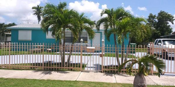 Leisurewood Manor, 15540 SW 295th Ter, Leisure City, Florida 33033, image 2