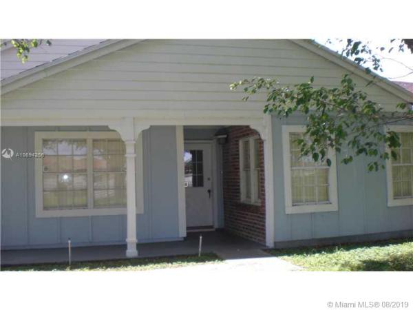 Hickory Lane Country Villas At Country Walk, 14407 SW 142nd Ct #14407, Country Walk, Florida 33186, image 2