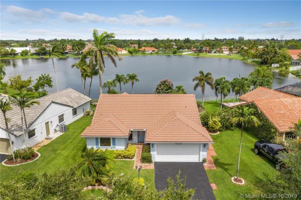 Waverly Hundred, 6235 Hawkes Bluff Ave, Davie, Florida 33331, image 2