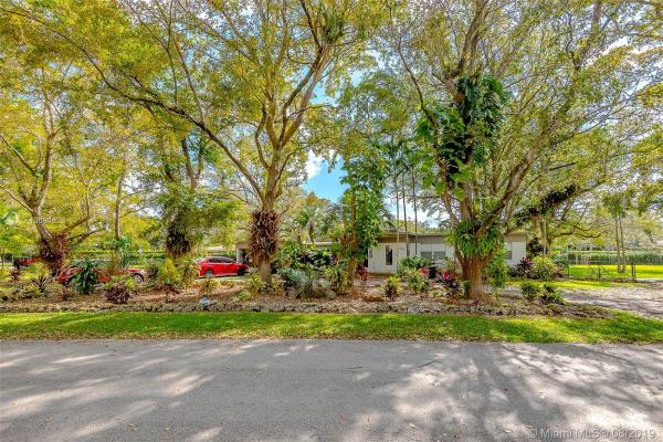 6300 SW 50th St, Unincorporated Dade County, Florida 33155, image 2