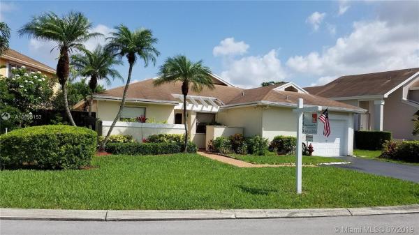 Lakes Of The Meadow, 5226 SW 149th Pl, Kendall West, Florida 33185, image 2