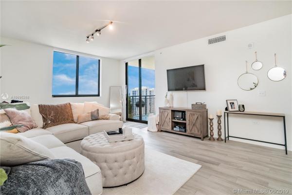Nine At Mary Brickell Village, 999 SW 1 Ave #1913, Miami, Florida 33130, image 2