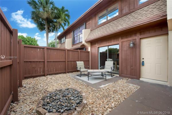 Snapper Village, 6241 SW 116th Pl #H, Kendall, Florida 33173, image 2