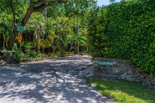 Ye Little Wood, 3800 Wood Ave, Miami, Florida 33133, image 2