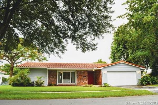 Miami Lakes Residential, 6924 Willow Ln, Miami Lakes, Florida 33014, image 2
