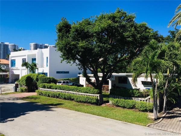 Golden Shores Ocean Boulevard Estates, 245 189th Ter, Sunny Isles Beach, Florida 33160, image 2