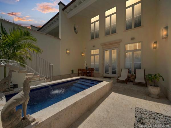 Almeria Row, 645 Almeria Ave #645, Coral Gables, Florida 33134, image 2