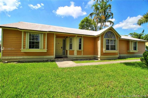 Kings Grant East, 14930 SW 155th Ter, Richmond West, Florida 33187, image 2