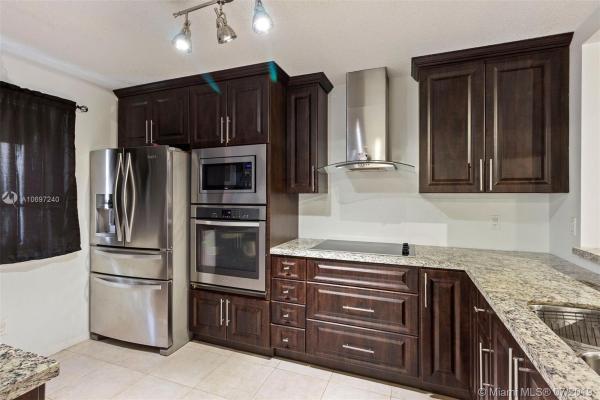 The Provinces Of Pierpointe At Pembroke Lakes, 11733 NW 11th St, Pembroke Pines, Florida 33026, image 2