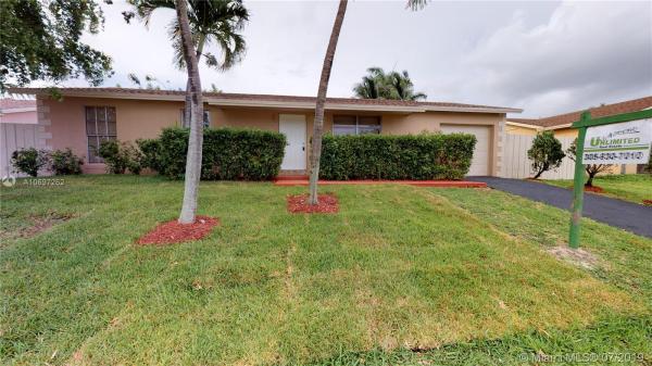 Meadow Wood Manor, 13105 SW 263rd Ter, Princeton, Florida 33032, image 2