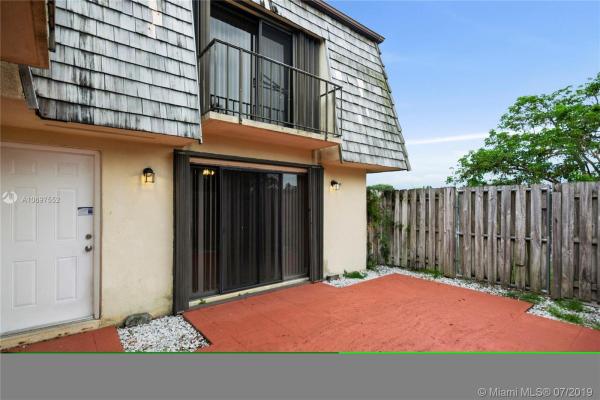 Lakewood Of Palm Springs, 396 Lake Arbor Dr, Palm Springs, Florida 33461, image 2