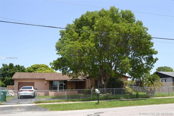 Meadow Wood Manor, 25911 SW 134th Ave, Princeton, Florida 33032, image 2