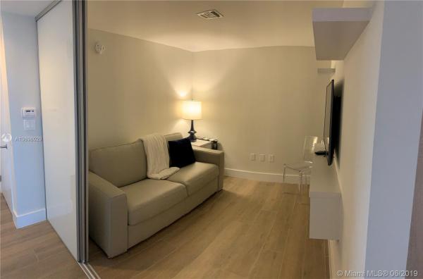 16385 Biscayne Blvd #1916, North Miami Beach, Florida 33160, image 1