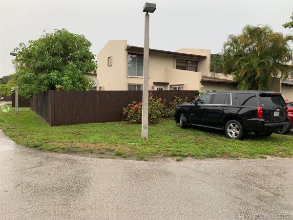 Snapper Creek Townhouses, 11343 SW 70th Ter #11343, Kendall, Florida 33173, image 2