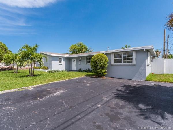 Windward Manor, 1080 NE 180th Ter, North Miami Beach, Florida 33162, image 2
