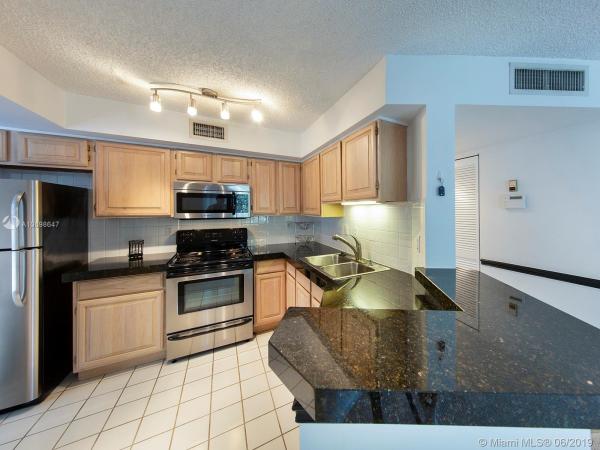 University Inn, 1280 S Alhambra Cir #1304, Coral Gables, Florida 33146, image 2