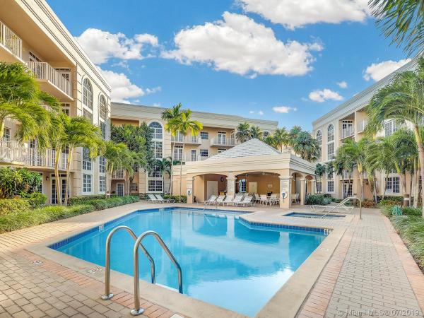 University Inn, 1280 S Alhambra Cir #2104, Coral Gables, Florida 33146, image 2