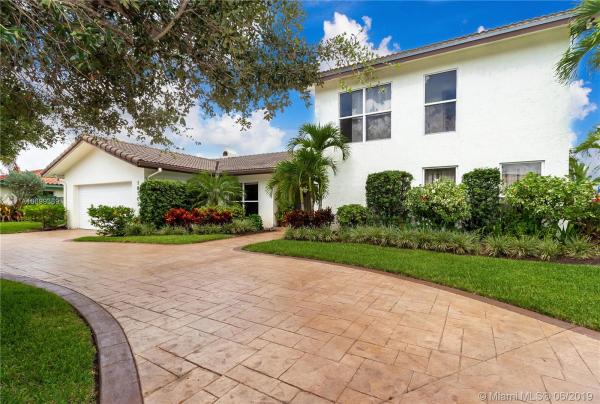 Country Club Of Miami Estates, 18701 W Oakmont Dr, Country Club, Florida 33015, image 2