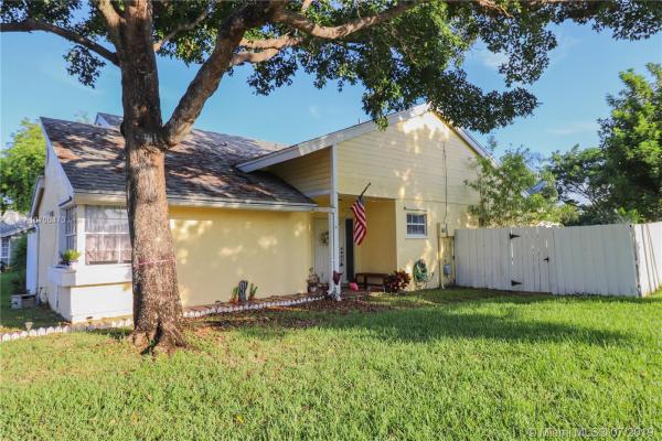 Scarborough, 11121 SW 10th Pl #83, Davie, Florida 33324, image 2