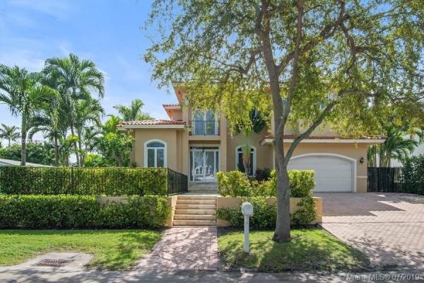 Tropical Isle Homes, 301 Woodcrest Rd, Key Biscayne, Florida 33149, image 2