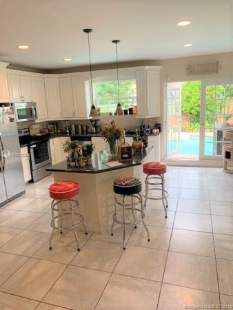 10840 NE 11th Ct, Unincorporated Dade County, Florida 33161, image 2