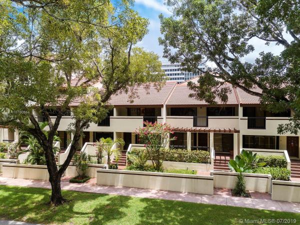 Biltmore Court Villas, 2600 Cardena St #7, Coral Gables, Florida 33134, image 2