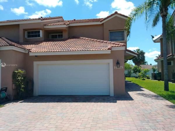 Seville Place, 19125 NW 82nd Cir Ct #22R, Hialeah, Florida 33015, image 2