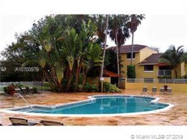 The Courts At Kendall, 15600 SW 80th St #L-306, Kendall West, Florida 33193, image 2