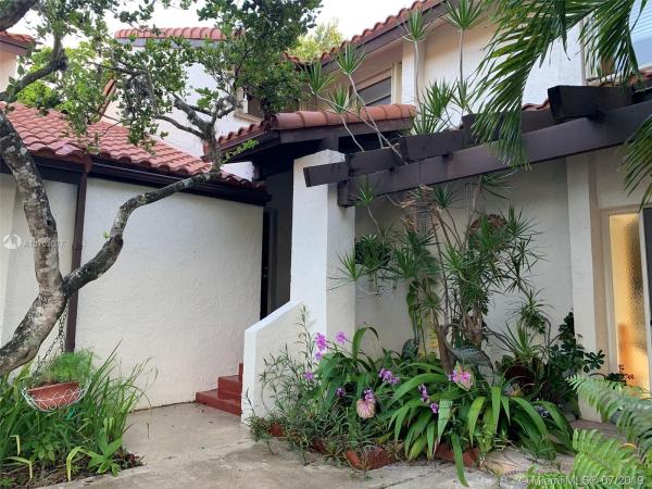 Village Homes In The Crossings, 11118 SW 132nd Pl #26-2, The Crossings, Florida 33186, image 2
